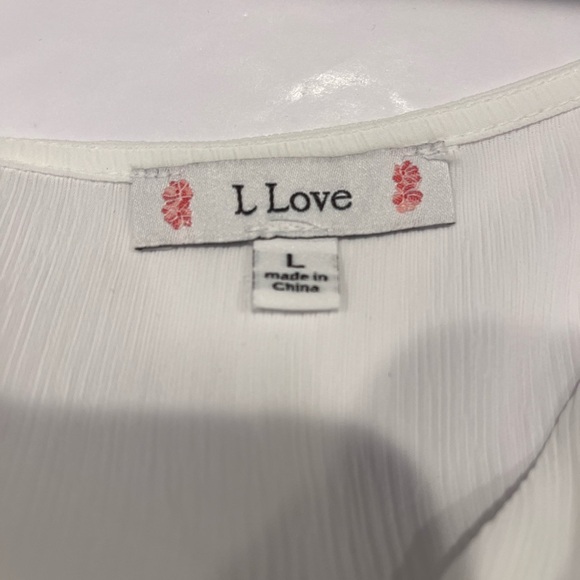 L Love Flattering Ruched Top - Picture 9 of 9